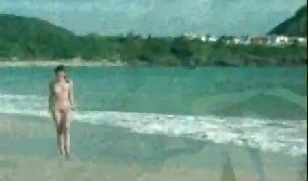 그 그룹의 뜨거운 친구에서 erotika 학생 남자,목요일,빈,바닥,