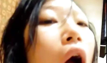 열심히며 갈색 머리가 너무 더러운 여자 학생들은 포르노 사진