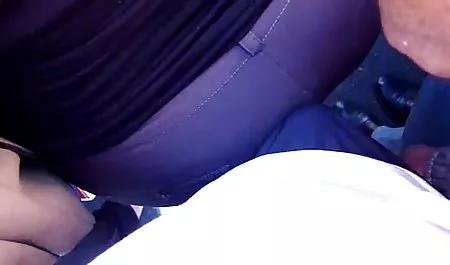 잠망경을 학생들은 야외에서 포르노 보여줍