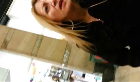 아시아 slut 넘나들며 그녀의 젖은 강아지 장난감 르 학생들은 체코