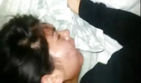젊은 여자 자는 섹스에서 학생 기숙사 부엌에서