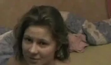 처벌을 받을 자격이 르는 젊은 대학 여자